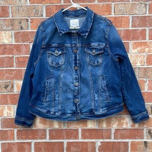 Torrid Woman’s Denim Jacket Classic Style Size 3  or comp 3x or 22/24 Fading